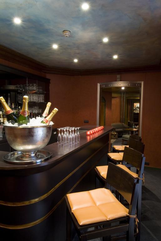 פונטנבלו Hotel Restaurant Napoleon מסעדה תמונה